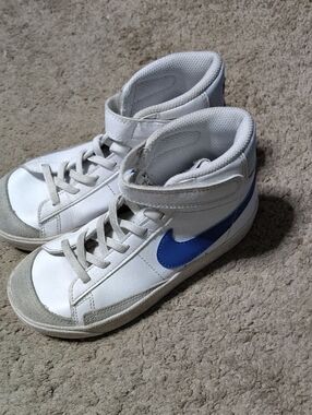 Nike 1.5 Kids White High-Top Sneakers with Blue Swoosh